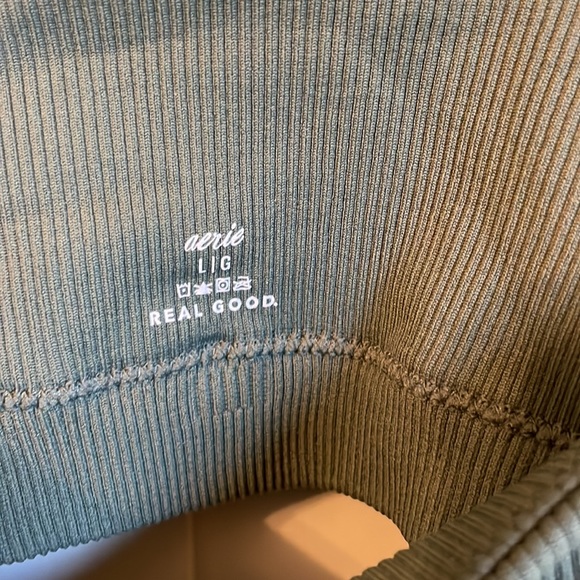 Size medium Super chill seamless aerie bralette. - Picture 2 of 3